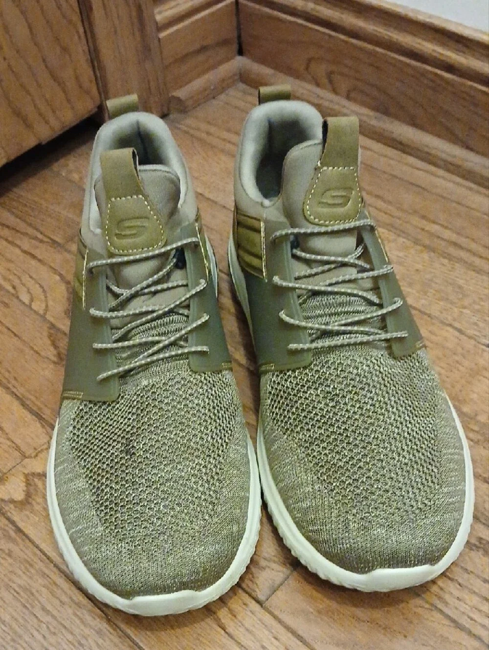 Skechers Khaki Lightweight Men's Sneaker Size 10